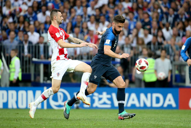 足球比赛中 足球比赛中