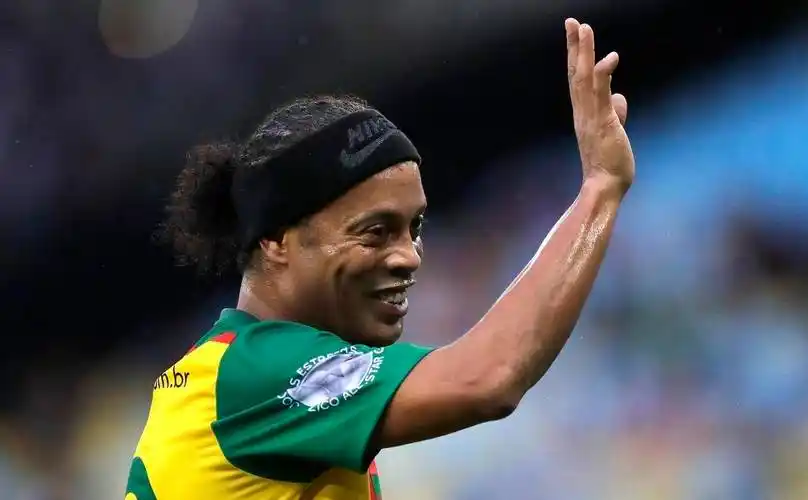 也让观众目 也让观众目