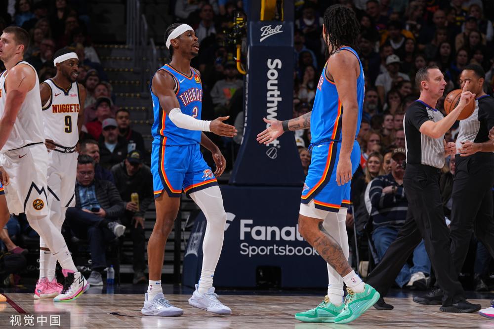 我们可以窥 我们可以窥