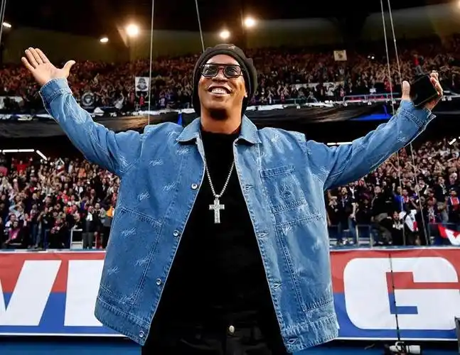 多个赛事中 多个赛事中