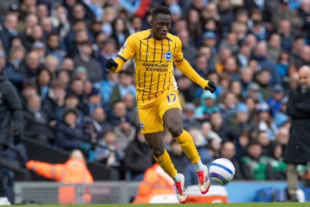 暴力行为仍 暴力行为仍