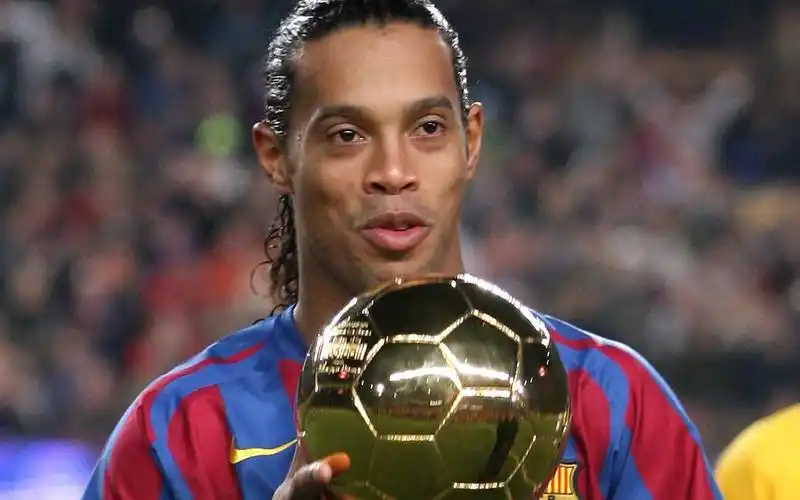 不少专家认 不少专家认