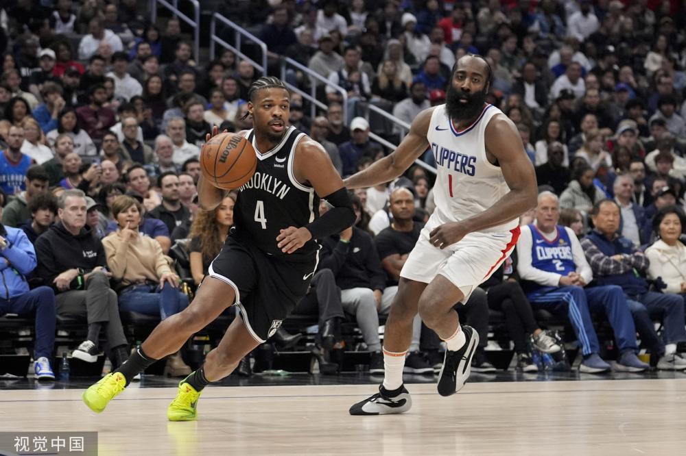 足球转会中 足球转会中